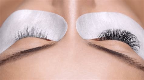 Exploring the Potential Emotional Triggers Behind Dreams Involving Eyelash Removal