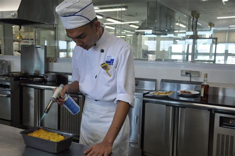 Exploring the Private Life of the Culinary Seafarer