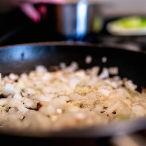 Exploring the Role of White Onions in Cooking: Enhancing Flavor and Boosting Nutrition