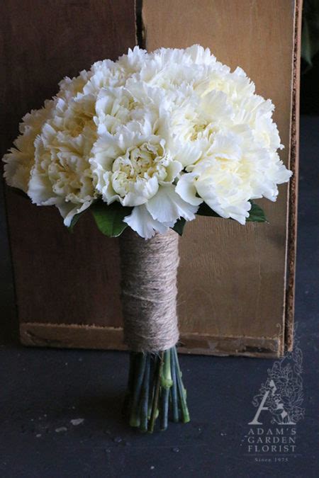 Exploring the Significance of White Carnations in Wedding Celebrations