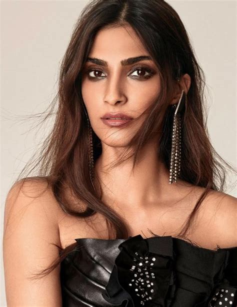 Fashion Diva Extraordinaire: Sonam Kapoor's Style Icon Status