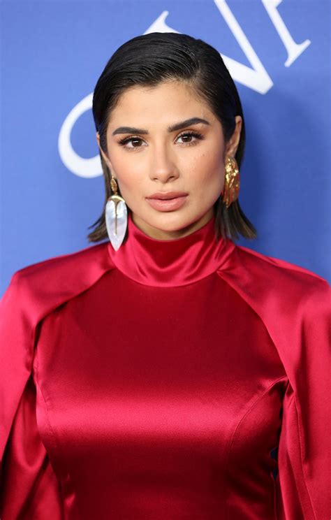 Fashion and Stylish Choices of Diane Guerrero