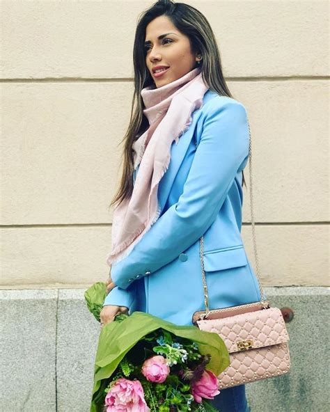 Fiorella Alzamora's Fashion and Style Choices