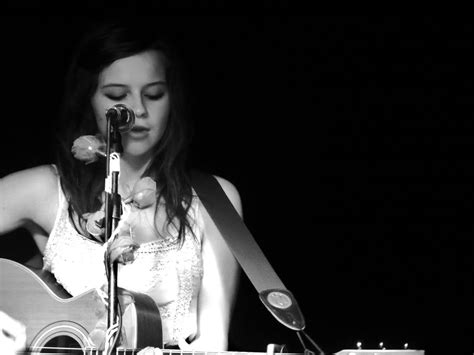 Gabrielle Aplin: A Rising Music Star