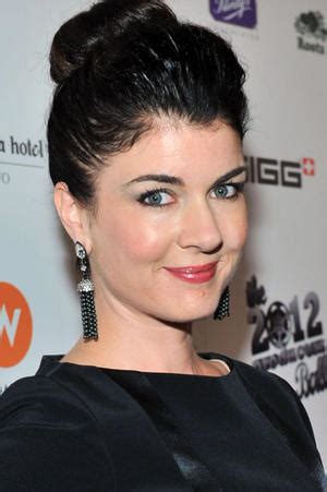 Gabrielle Miller: Early Life and Career Beginnings