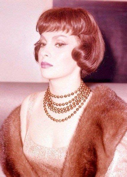 Gina Pearl's Fashion Statement and Style