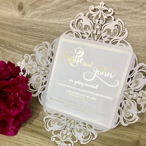 Glamorous and Luxurious: Laser-cut and Foil-Stamped Invitations