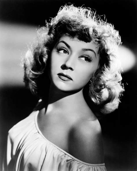 Gloria Grahame - Height and Figure