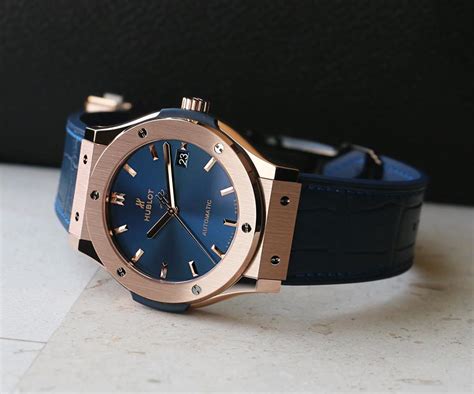 Gold Timepieces: A Fusion of Classic and Contemporary Design