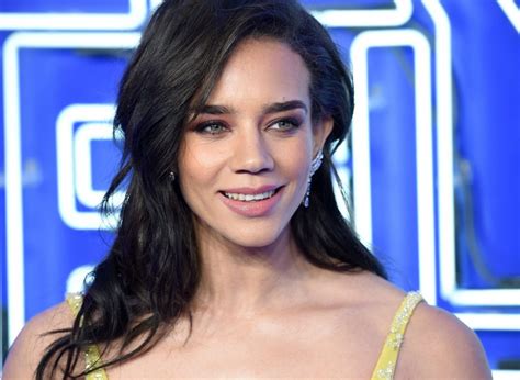 Hannah John Kamen Height and Figure