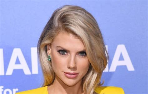 Height: Charlotte Mckinney's Body Measurements