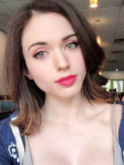 Height of Amouranth Kaitlyn Siragusa