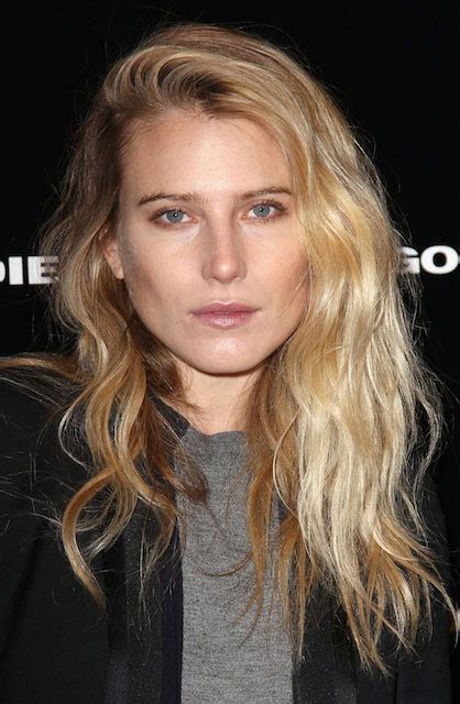 Height of Dree Hemingway