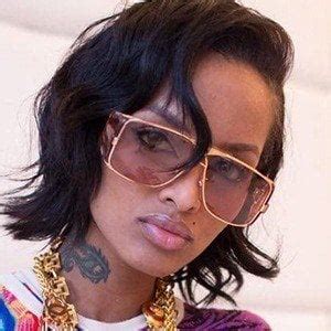 Highlights of Lola Monroe's Achievements