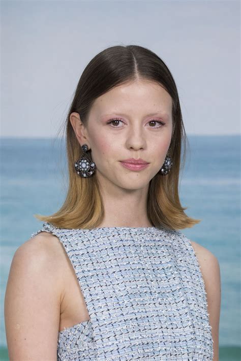 How does the stature of Mia Goth measure up?