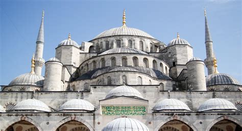 Immersing in Istanbul's Fascinating History and Captivating Architecture