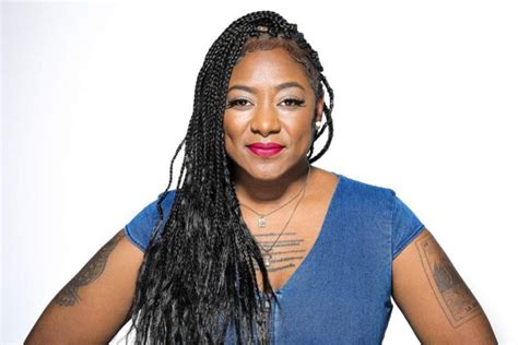 Information on Alicia Garza's height