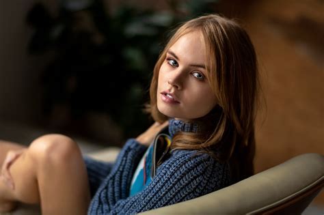 Insight into Anastasiya Scheglova's Personal Life and Romantic Connections