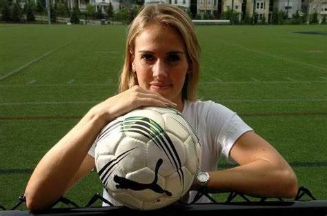 Insights into Heather Mitts' Personal Life and Relationships