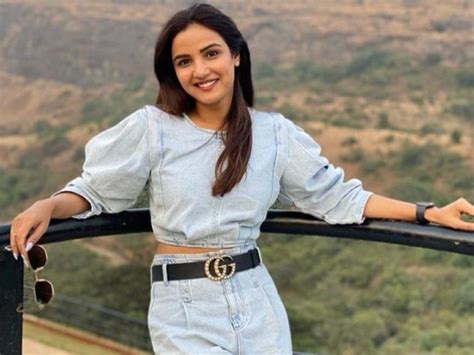 Jasmin Bhasin Biography