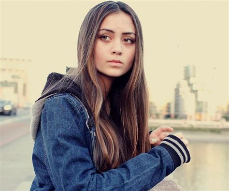 Jasmine Thompson Bio