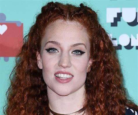 Jess Glynne Biography