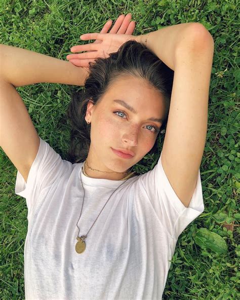 Jessica Clements Biography