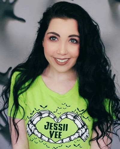 Jessii Vee: A Rising Star