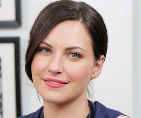 Jill Flint: Biography