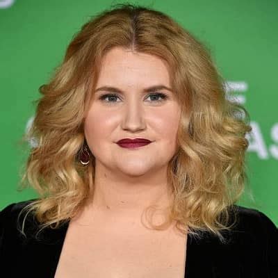 Jillian Bell Biography