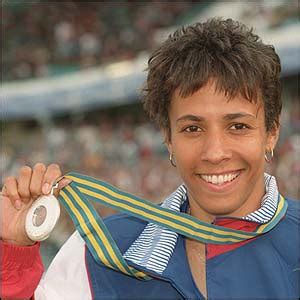 Kelly Holmes: Early Life and Career