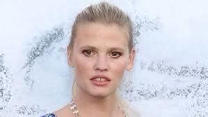 Lara Stone: Early Life and Background