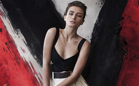 Learn About Andreea Diaconu's Background