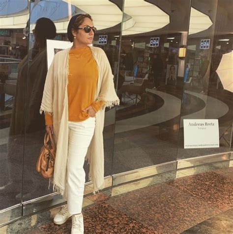 Mahnaz Afshar's Figure and Style