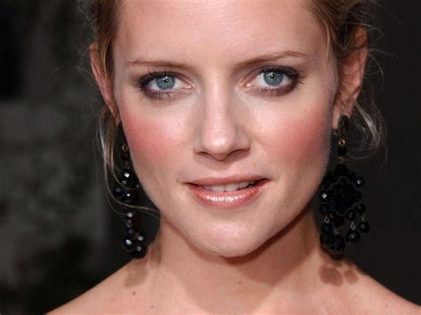 Marley Shelton's Height and Body Measurements