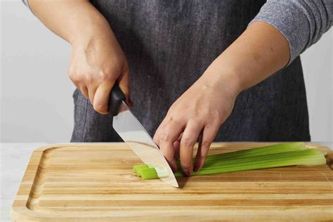 Mastering your Knife Skills: Techniques for Precision Slicing