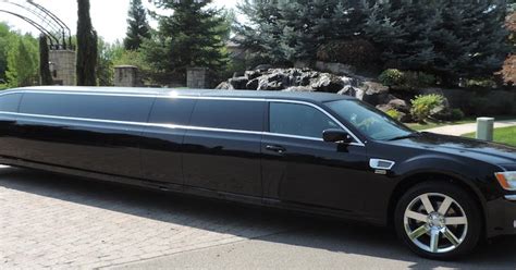 Memorable Moments: Creating Unforgettable Experiences with an Exquisite Limo Ride