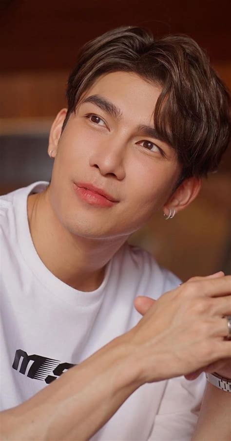 Mew Suppasit Bio: Age