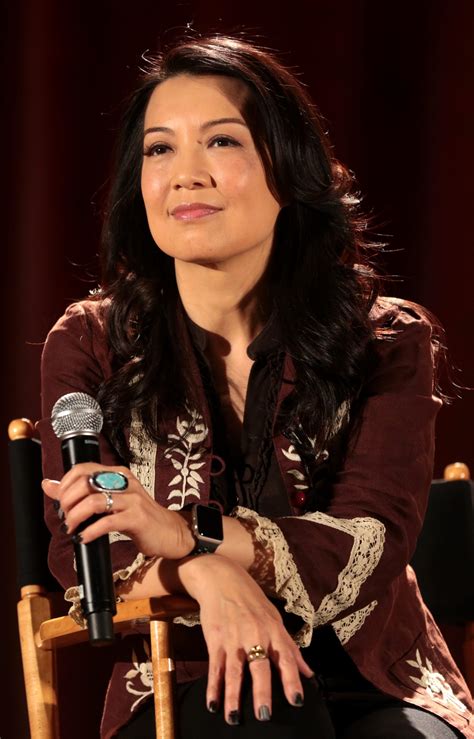 Ming Na Wen: Early Life and Career