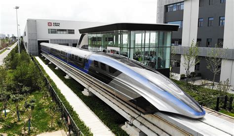 Modern Advances in Train Technology: From High-Speed Trains to Maglevs