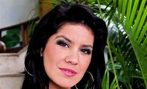 Net Worth and Earnings of Fernandinha Fernandez