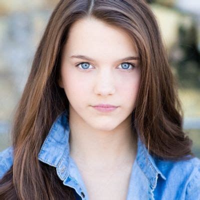 Net Worth of Chloe East