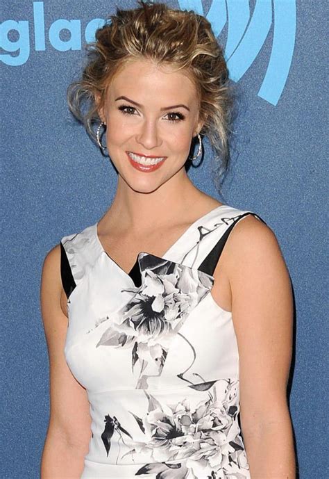 Net Worth of Linsey Godfrey