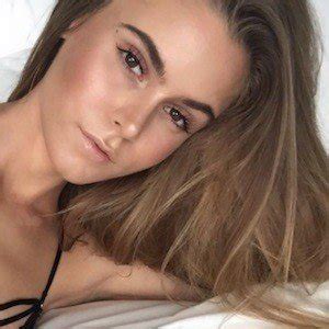 Net Worth of Model Amberleigh West