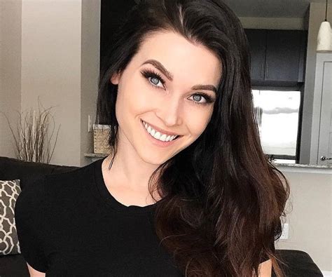 Niece Waidhofer: A Rising Model