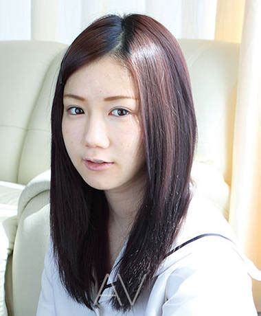 Nozomi Shirayuri Biography