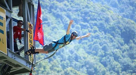 Overcoming Fear: Tips and Tricks for a Successful Bungee Jumping Experience