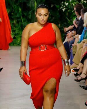 Paloma Elsesser: Physical Characteristics and Measurements