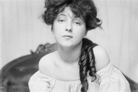 Personal Relationships and Controversies of the Notorious Evelyn Nesbit