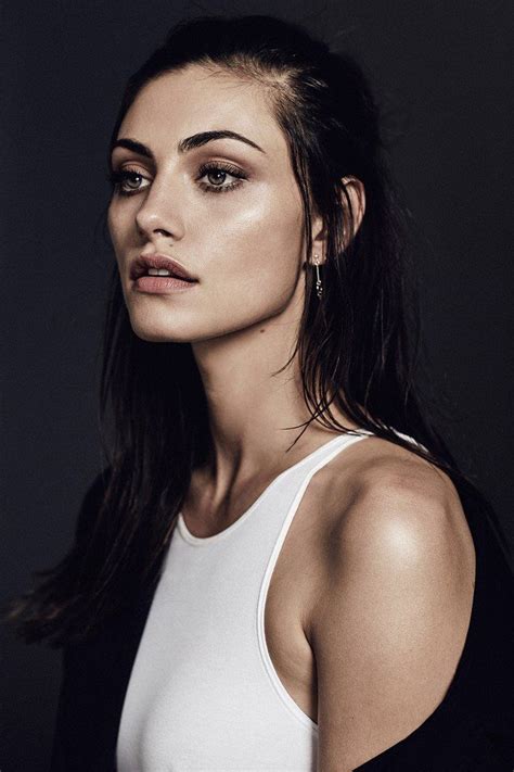 Phoebe Tonkin's Stunning Physical Appearance